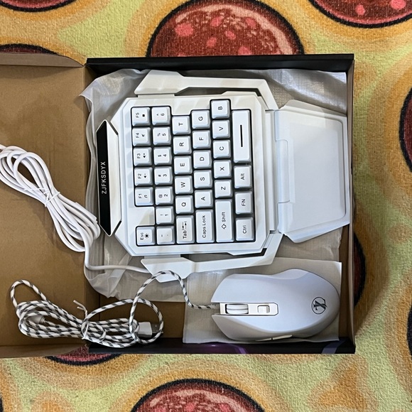 RGB One-Handed Gaming Keyboard & Mouse - Picture 6 of 10